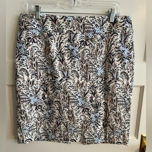 Ann Taylor lined patterned skirt size 12P, EUC